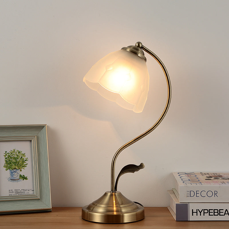 European-style Pastoral Mediterranean Bedside Lamp
